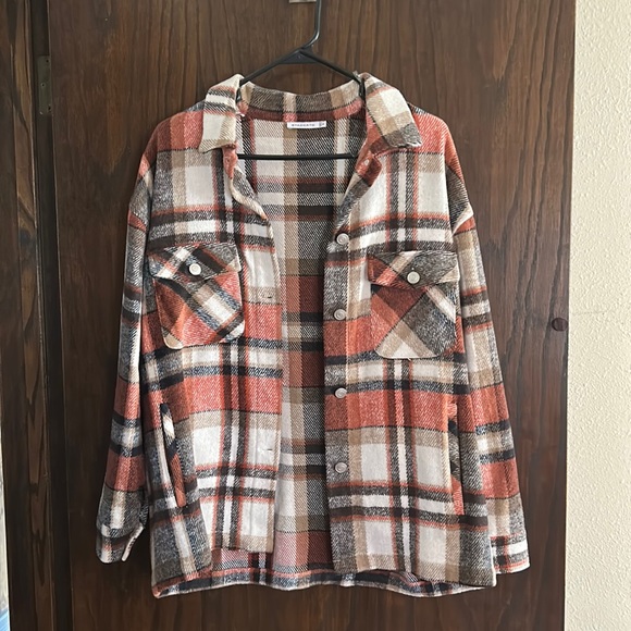 Shacket - Picture 1 of 4